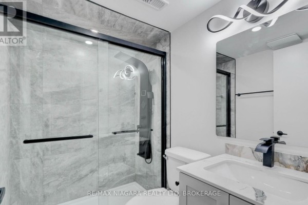 Lower Unit - 210 Mackan Street, Thorold