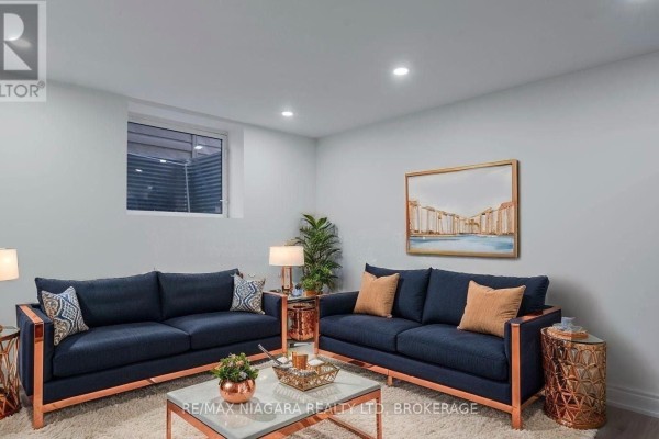 Bathroom - Lower Unit - 210 Mackan Street, Thorold, ON L2V1G7 Photo 4