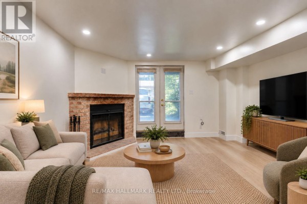 Lower Unit - 8 Empire Avenue, Toronto, ON M4M2L4 Photo 2