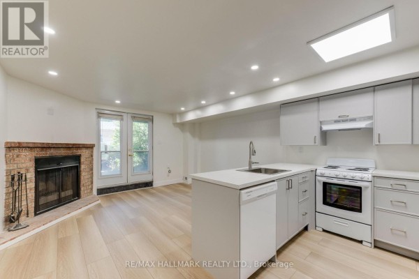 Lower Unit - 8 Empire Avenue, Toronto, ON M4M2L4 Photo 3