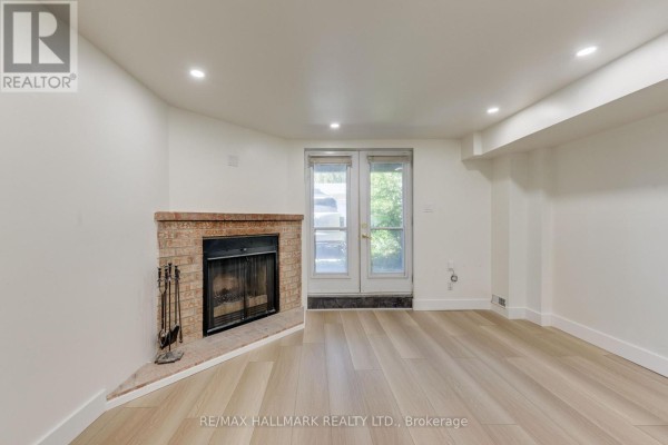 Lower Unit - 8 Empire Avenue, Toronto, ON M4M2L4 Photo 4