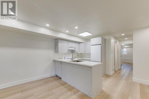 Lower Unit - 8 Empire Avenue, Toronto, ON M4M2L4 Photo 5