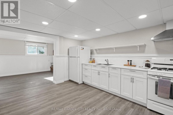 Lower. - 49 Bendingroad Crescent, St  Catharines, ON L2N5R4 Photo 3