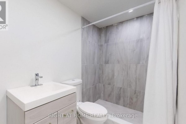 Lower2 - 62 Mcclenny Drive, Aurora, ON L4G5N6 Photo 4