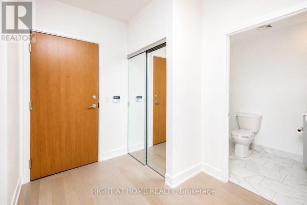 Lph02b - 20 Shore Breeze Drive, Toronto, ON, photo 2