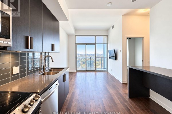 Lph06 - 2200 Lake Shore Boulevard W, Toronto