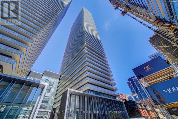 Lph5202 - 50 Charles Street E, Toronto