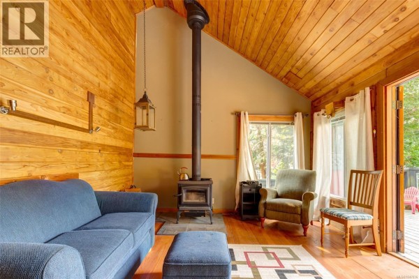 Living room - Lt 101 3474 Horne Lake Caves Rd, Qualicum Beach, BC V9K2L7 Photo 4
