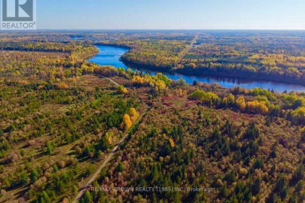 Lt 2 Devitt Township, Mattice Val Cote, ON P0L1T0 Photo 4