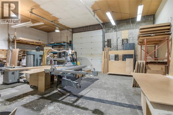 M 1580 Willow St, Campbell River, BC V9W3M7 Photo 4
