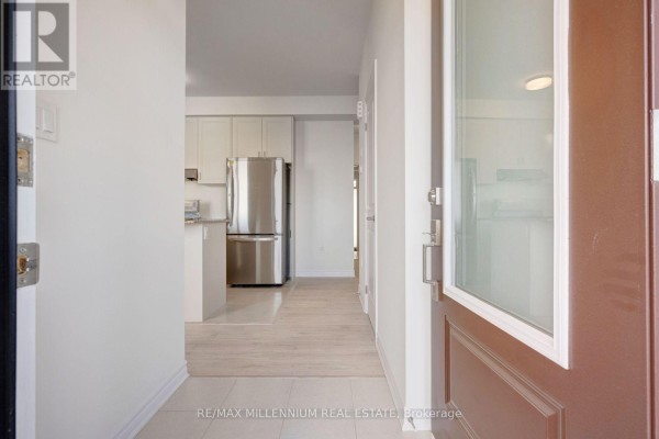 Bathroom - Main - 10 Thornbird Crescent, Brampton, ON L6V3N5 Photo 3