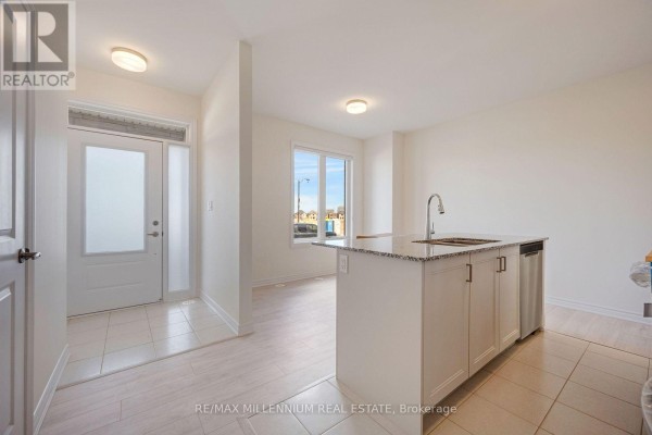 Bathroom - Main - 10 Thornbird Crescent, Brampton, ON L6V3N5 Photo 4