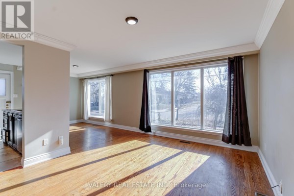 Living room - Main - 118 Dorcot Avenue, Toronto, ON M1P3K8 Photo 3