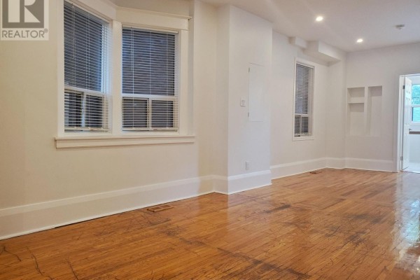 Main - 1300 Lansdowne Avenue, Toronto, ON M6K2V9 Photo 5