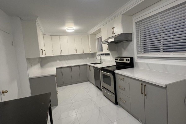 Kitchen - Main - 139 Amberjack Boulevard, Toronto, ON M1H2K1 Photo 3