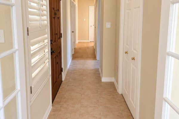 #main - 140 Woodpark Place, Newmarket, ON, photo 3
