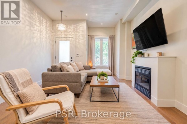 Dining room - Main - 143 Montrose Avenue, Toronto, ON M6J2T6 Photo 2