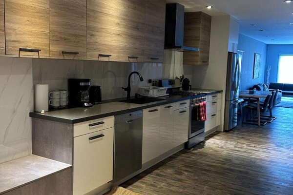 Kitchen - Main - 144 Northcliffe Boulevard, Toronto, ON M6E3K6 Photo 3