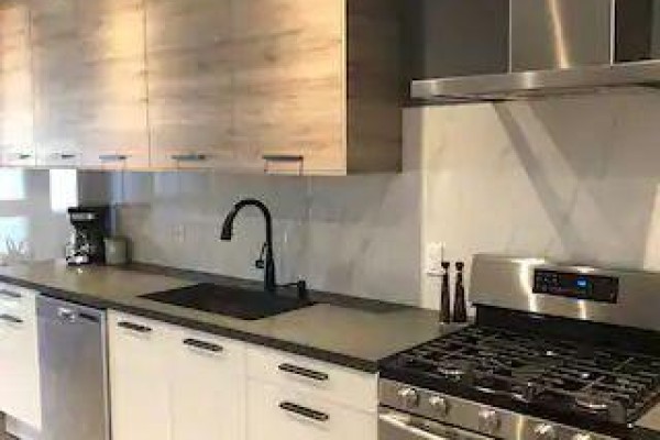 Bedroom - Main - 144 Northcliffe Boulevard, Toronto, ON M6E3K6 Photo 4