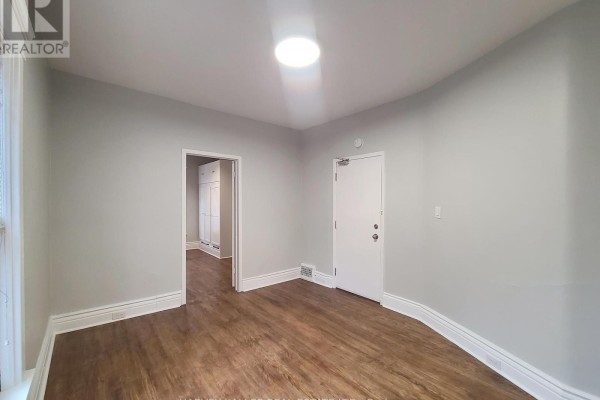 Kitchen - Main - 1450 Dundas Street E, Toronto, ON M4M1S8 Photo 3