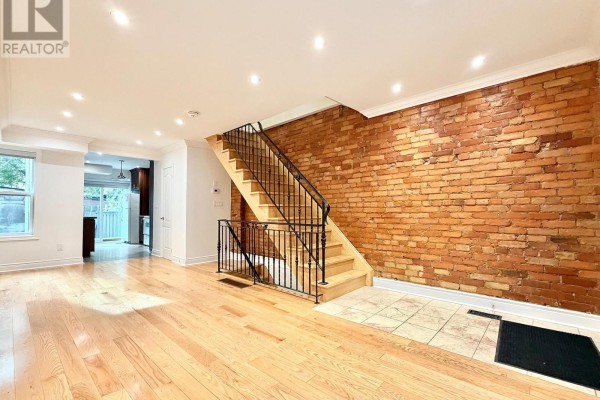 Main - 148 Campbell Avenue, Toronto, ON M6P3V2 Photo 3