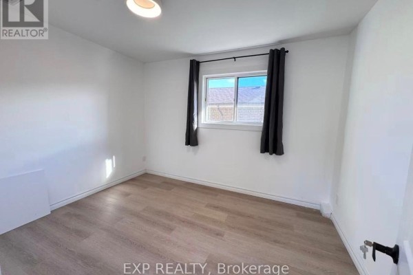 Main - 15 Neddie Drive, Toronto, ON M1T2S9 Photo 4
