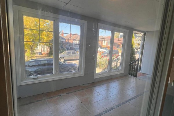 Dining room - Main - 181 Cedric Avenue, Toronto, ON M6C3X7 Photo 2