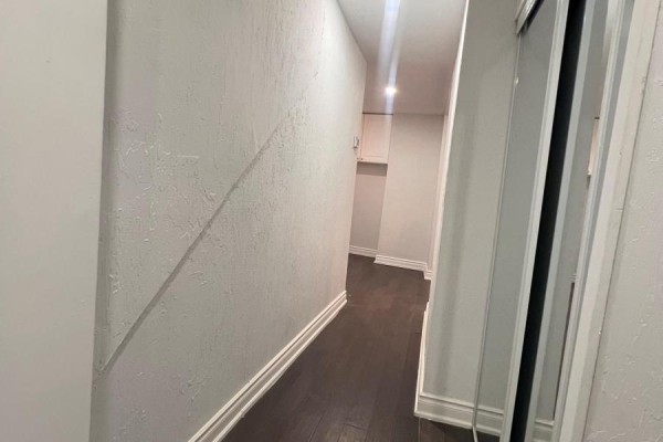 Kitchen - Main - 181 Cedric Avenue, Toronto, ON M6C3X7 Photo 3