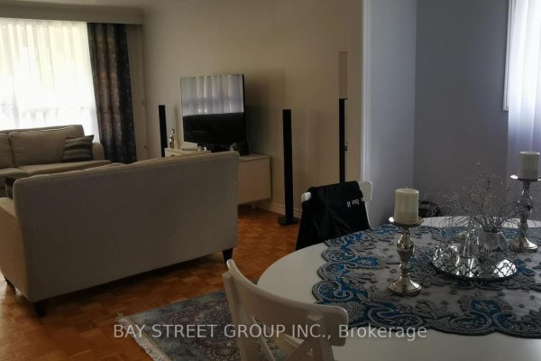 Living room - Main - 191 Pleasant Avenue, Toronto, ON M2M1M4 Photo 5
