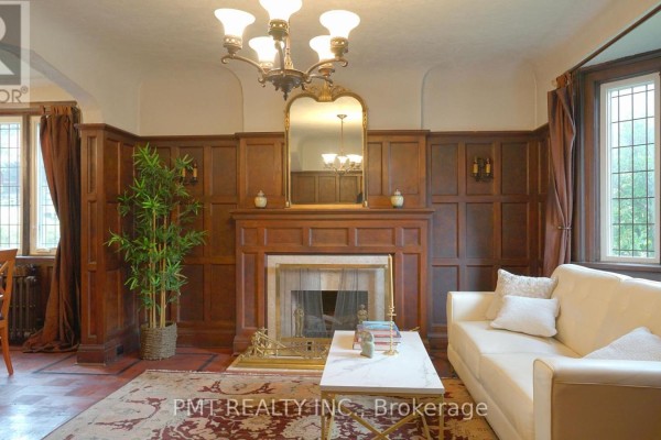 Main - 2 Larkin Avenue, Toronto, ON M6S1L8 Photo 3