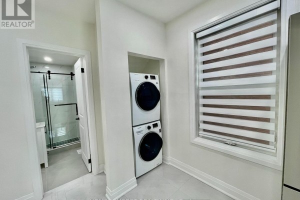 Bedroom 2 - Main - 20 St Clair Gardens, Toronto, ON M6E3V4 Photo 5