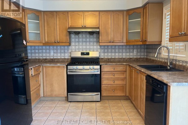 Main - 22 Amboise Crescent, Brampton, ON L7A2R2 Photo 5