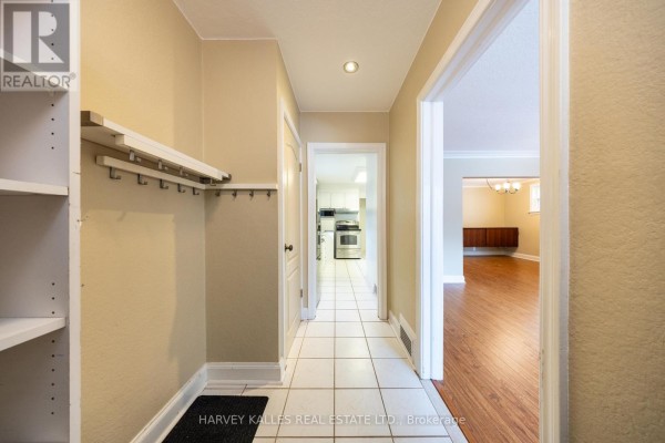 Main - 222 Joicey Boulevard, Toronto, ON, photo 2