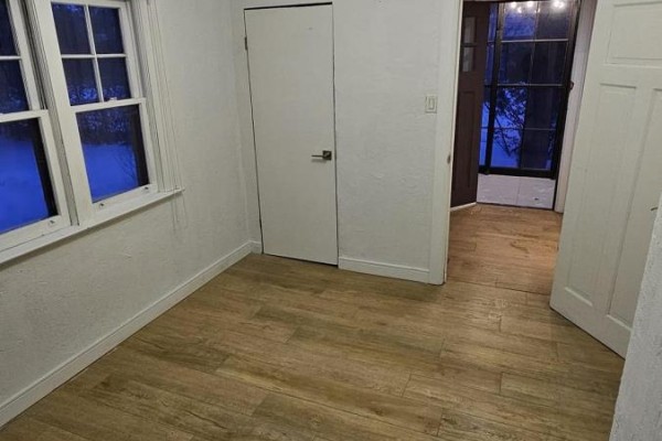 Living room - Main - 233 Ellerslie Avenue, Toronto, ON M2N1Y3 Photo 4