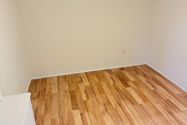 Main - 241 Dunraven Drive, Toronto, ON M6M1H8 Photo 5
