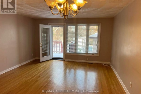 Dining room - Main - 26 Oakridge Drive, Toronto, ON M1M2A4 Photo 2