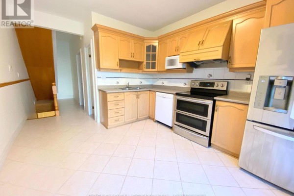 Primary Bedroom - Main & Lower - 260 Ossington Avenue, Toronto, ON M6J3A2 Photo 3