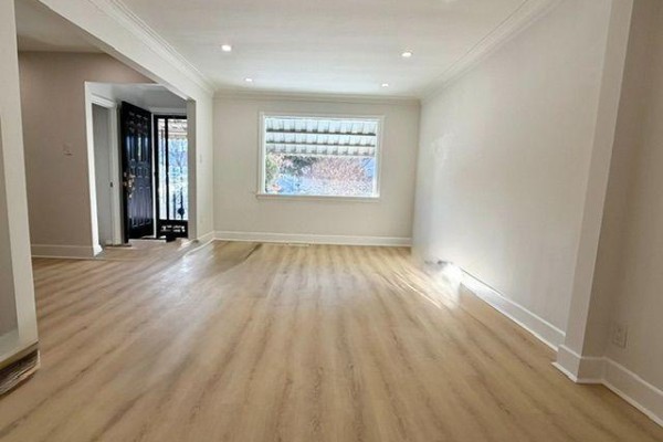 Kitchen - Main - 293 Glebemount Avenue, Toronto, ON M4C3V4 Photo 3