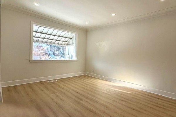 Primary Bedroom - Main - 293 Glebemount Avenue, Toronto, ON M4C3V4 Photo 4