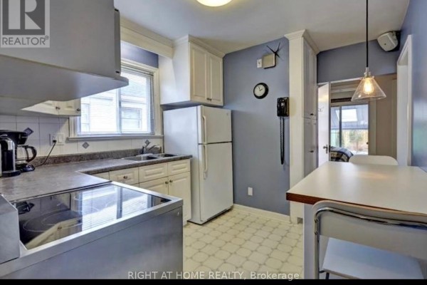 Main - 3 Bexhill Avenue, Toronto, ON M1L3B3 Photo 4