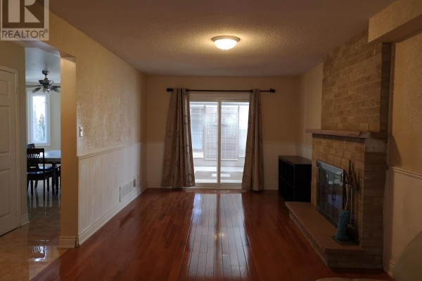 Family room - Main - 3 Feltham Road, Markham, ON L3P6T2 Photo 4