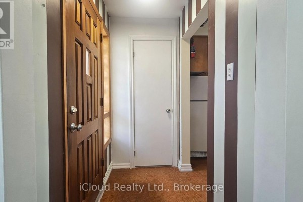 Kitchen - Main - 32 Frey Crescent, Toronto, ON M1R2C6 Photo 2