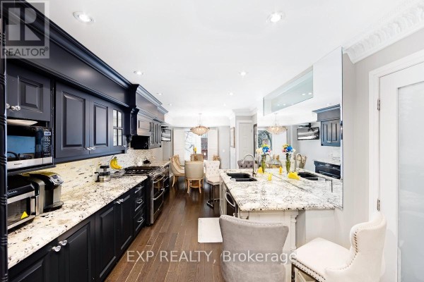 Kitchen - Main - 321 Mutual Street, Toronto, ON M4Y1X6 Photo 2