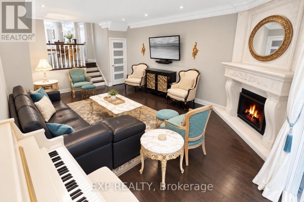 Living room - Main - 321 Mutual Street, Toronto, ON M4Y1X6 Photo 3