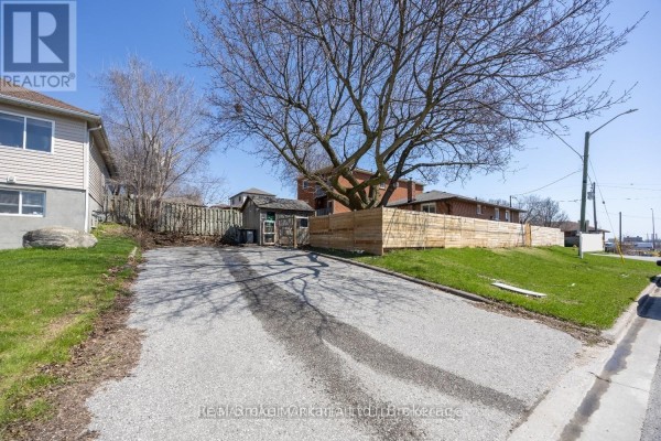 Main - 324 College Avenue, Oshawa, ON, photo 2