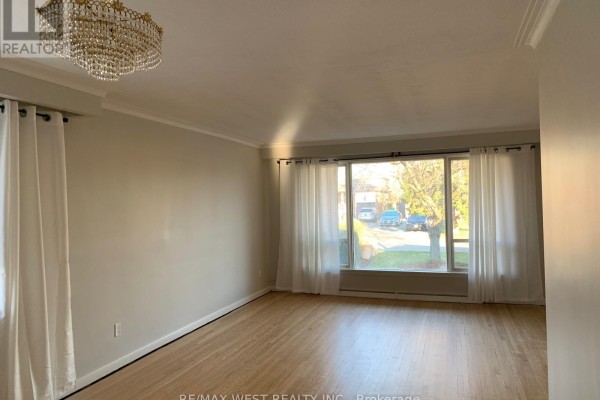 Primary Bedroom - Main - 35 Lilywood Road, Toronto, ON M6B1V6 Photo 5