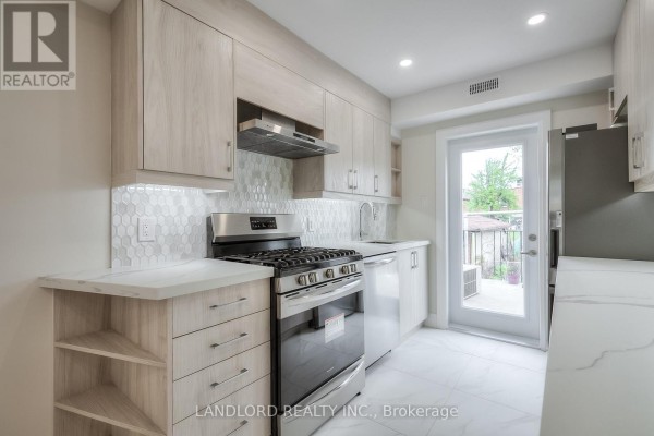 Dining room - Main - 36 Yore Road, Toronto, ON M6M1W5 Photo 2