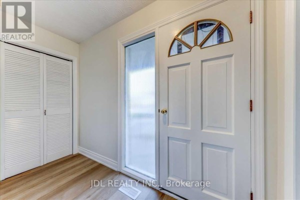 Bedroom - Main - 38 Grandview Street S, Oshawa, ON L1H7C4 Photo 4