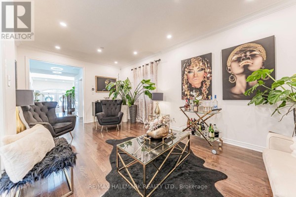 Bedroom 2 - #main - 388 Kwapis Boulevard, Newmarket, ON L3X3H4 Photo 5