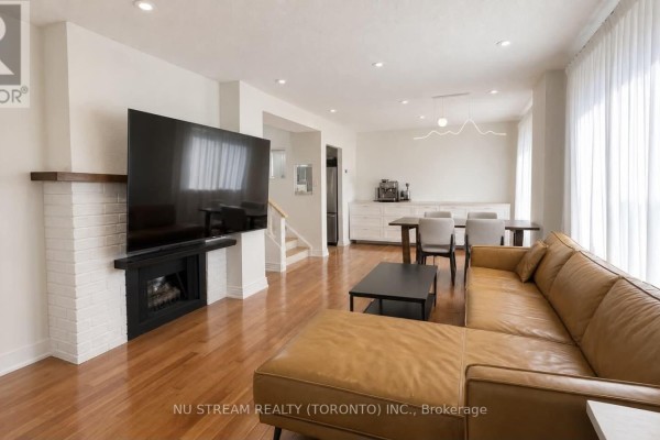 Main - 4- 75 Upper Canada Drive, Toronto, ON, photo 2
